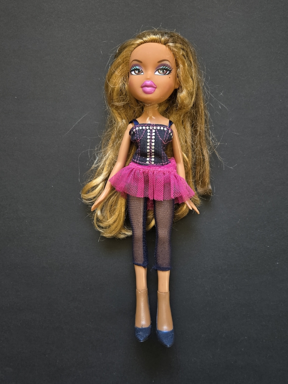 Yasmin Bratz Vintage Y2K Doll With Birthday Bash Cloes Outfit 2001
